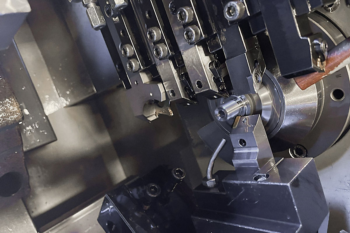 A svájci megmunkálással foglalkozó TXSWISS cég az Esprit mellett tette le a voksát 02