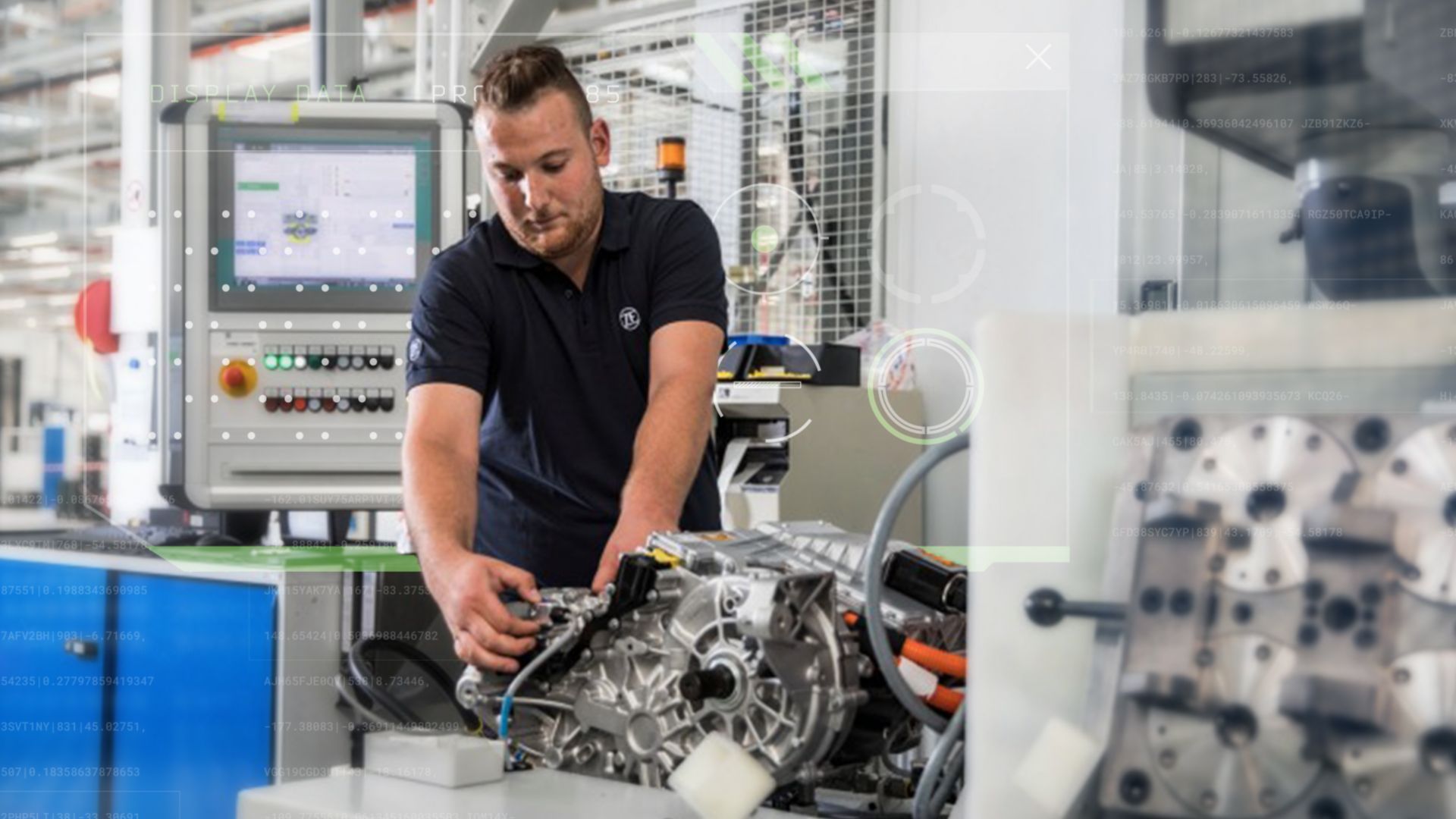 cs-zf-worker-engine-male-technician_1920x1080